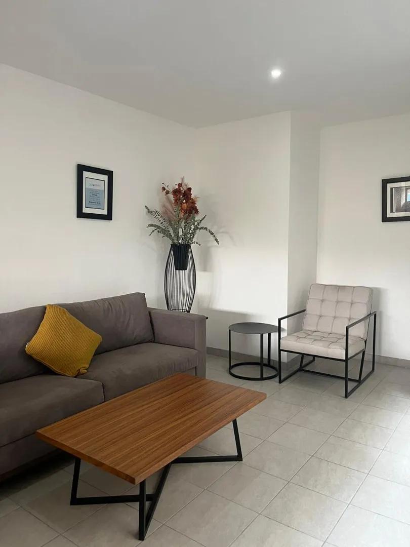 secondary property images 0