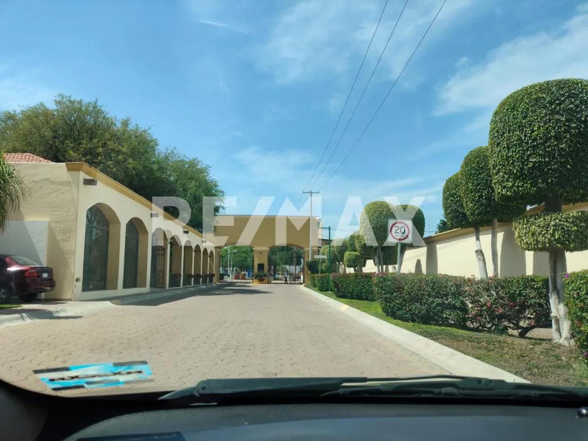 secondary property images 0