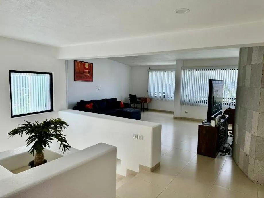 secondary property images 0