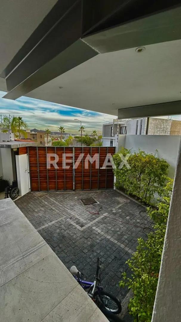 secondary property images 0