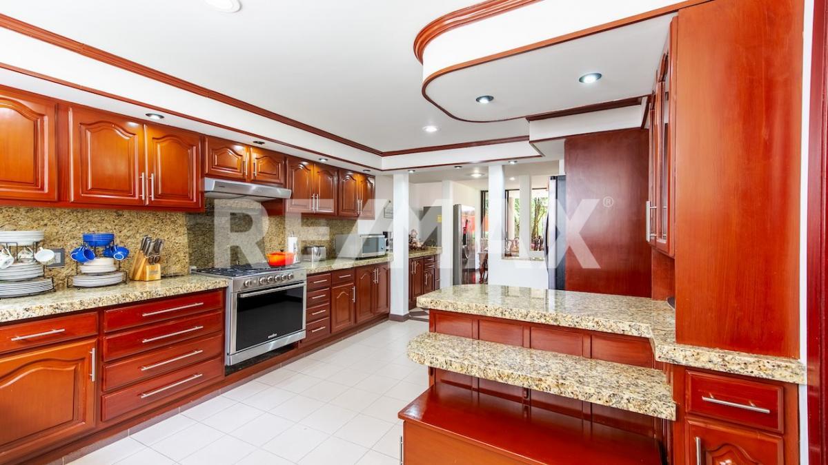 secondary property images 0