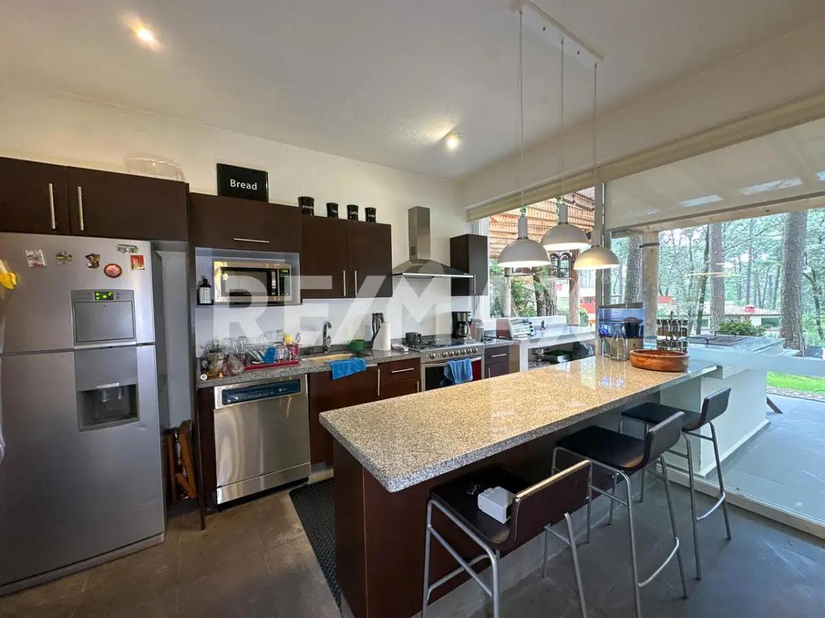 secondary property images 0